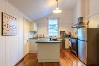 The Hunt House – Heritage Charm, Prime Location - 1