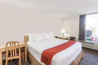 Days Inn by Wyndham Adel I-75 - Adel - 1