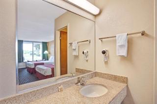 Days Inn by Wyndham Clarksville TN - Clarksville - 8