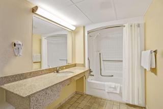 Days Inn by Wyndham Clarksville TN - Clarksville - 7
