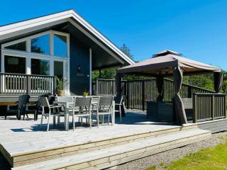 Modern Cabin With A Short Walk To The Sea - 9