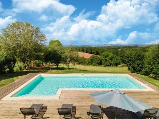 Holiday home with pool in Coubjours - 9