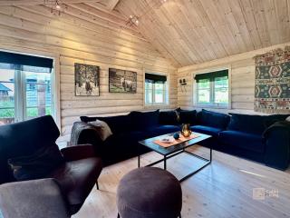 Indoor hot tub, views & nature, cosy family cabin at Filefjell - 2