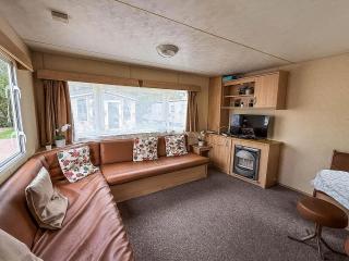 Lovely 8 Berth Caravan At St Osyth Beach Holiday Park Ref 28101G - 2