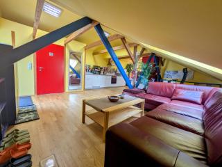 Anton's bunte Welt (100 m², Parkplatz, Garten und viel mehr) - 6