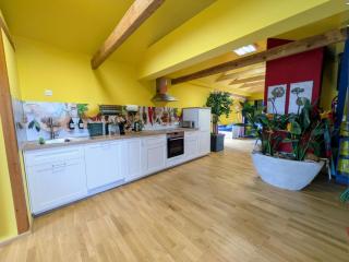 Anton's bunte Welt (100 m², Parkplatz, Garten und viel mehr) - Albersdorf - 8
