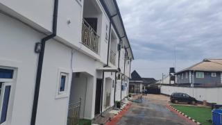 Oghomwen Lodge and Service Apartment - 9