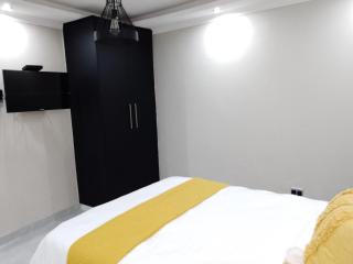 Shange Guest House - 8