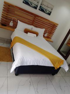 Shange Guest House - 9
