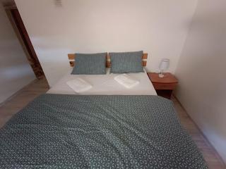 Julia's Apartment - 6