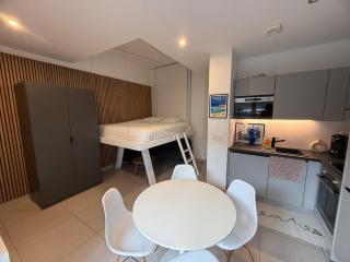 Studio moderne au cœur du 6e 8e - 3