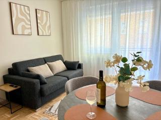 Fresh Apartment Upstairs & Free Parking - Graz - 5