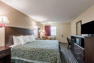 Days Inn by Wyndham San Marcos - San Marcos - 3