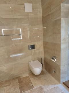 Schweizerhaus Glarus - Historisch & Stilvoll mit Garten - 1