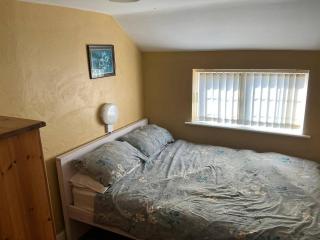 Sweetpea Cottage - Sleeps 5 Parking & Pets Ok - 6