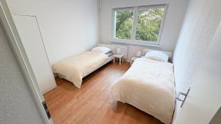 Ausgestattete Wohnungen für Monteur-Teams mit kostenlosem Parkplatz, WIFI, TV, Waschmaschine, Küche, Balkon, Restaurants und Supermarkt - Halle an der Saale - 9