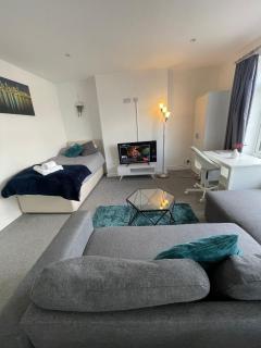 Courtyard Stay - Norwich - 8