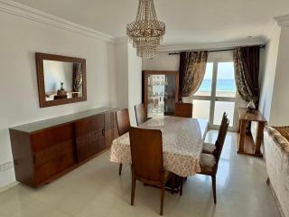 Panoramic Seafront 350sqm Flat - 6
