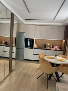 The Modern Nest Apartment with FREE Underground Parking - 6