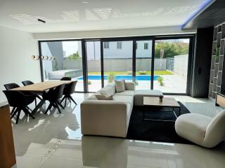 Design-Villa mit privatem Pool, Whirlpool & stimmungsvoller Beleuchtung - 3