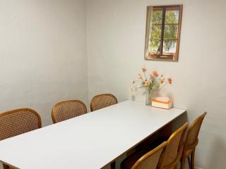 DMC Station,Airport Railroad,Hongdae 10 minutes,King size bed,Family, Group accommodation,JINJIN STAY,Air conditioning in each room - 7