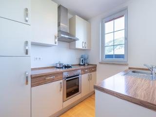 Ski-in ski-out with unique views - 6