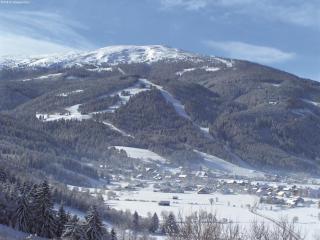Ski-in ski-out with unique views - 4