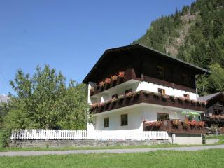 Apartment in Matrei near Ski Slopes - 0