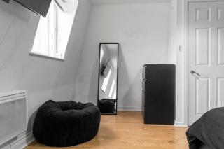 Large Delux Studio - 26 - Leicester - 6