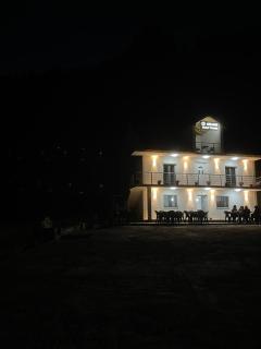 Ardiani Guesthouse - Valbonë - 9