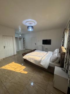 Lumley 3 Bedroom flat with solar power and generator - Freetown - 5