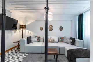 4-BR Historical Home with 5 BA, Great Location - 7