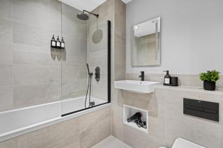 Family Friendly Gem Jewellery Q - 7