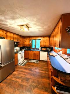 Rustic 3 bedroom Cottage in The Western Maine Mountains - 2