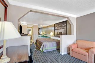 Super 8 by Wyndham Knoxville East - 8
