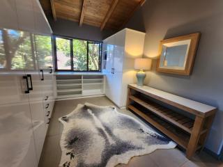 The Elegant Lakehouse Apartment on The Panorama Route - 5