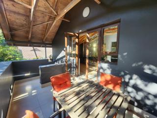 The Elegant Lakehouse Apartment on The Panorama Route - 1