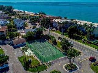 Island Oasis Retreat - 1 Minute Walk to the Beach - 6