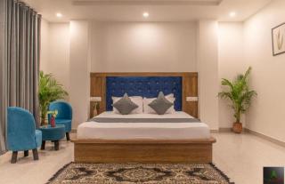 The Classy Castle I Property of the year I Serviced Villa I Couple Friendly I Pvt Balcony I Open Air Terrace I Bonfire I Kasauli By Exotic Stays - 7