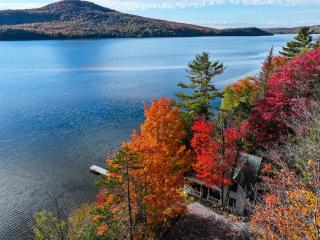Charming 1-bedroom Waterfront Cottage in Morgan VT - Morgan - 1