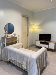 Cozy Spacious BGC Condo near SM Aura, High Street - Manila - 6