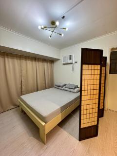 Cozy Spacious BGC Condo near SM Aura, High Street - Manila - 2