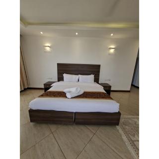 3BR Seaview Nyali Apartment with Pool & Gym - Mombasa - 1