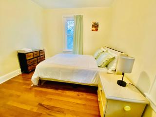 Tropical Oasis - Room 3 - Irvington - 8