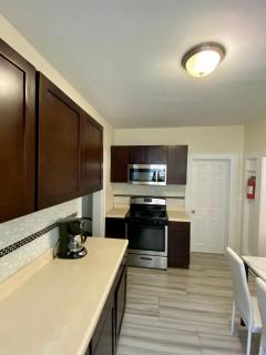 Tropical Oasis - Room 3 - Irvington - 1