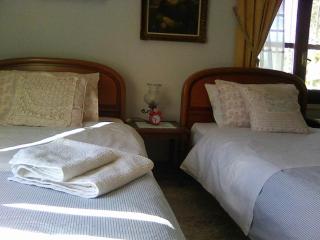 Robin House in Nisaki - 0