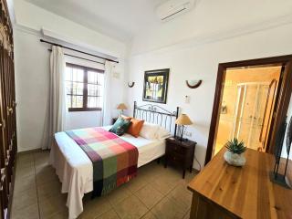 Casa Lagarto heated pool aircon central Playa Blanca - 1
