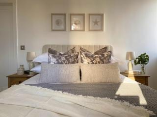 Beach Haven - FREE PARKING - Luxury 2 bedroom 2 bathroom Town Centre Apartment by Coastline Retreats - Bournemouth - 8