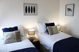 Beach Haven - FREE PARKING - Luxury 2 bedroom 2 bathroom Town Centre Apartment by Coastline Retreats - Bournemouth - 4