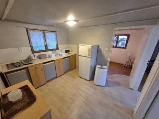 Kempové domky pod olivovníky s kuchyňkou, klimatizací, 80m od pláže! - Camp Dole, Živogošće - Živogošće - 9